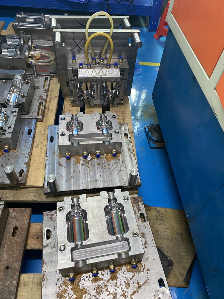 injection molding molds