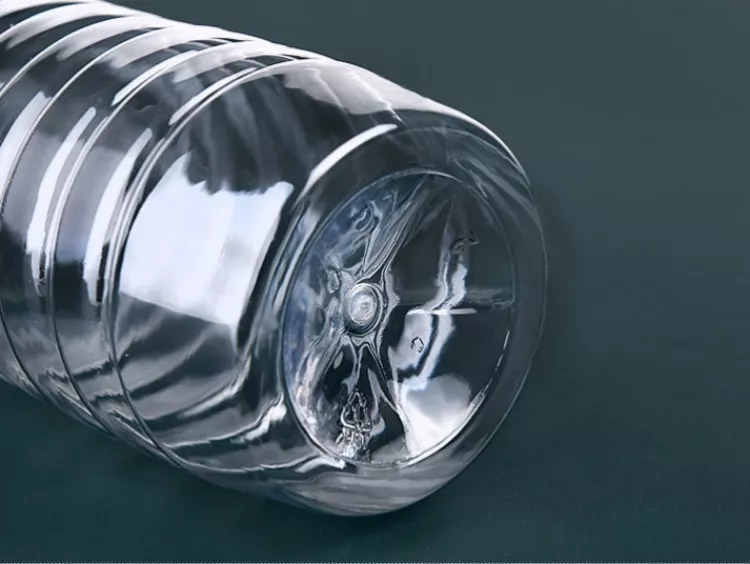Mineral water bottle blowing machine