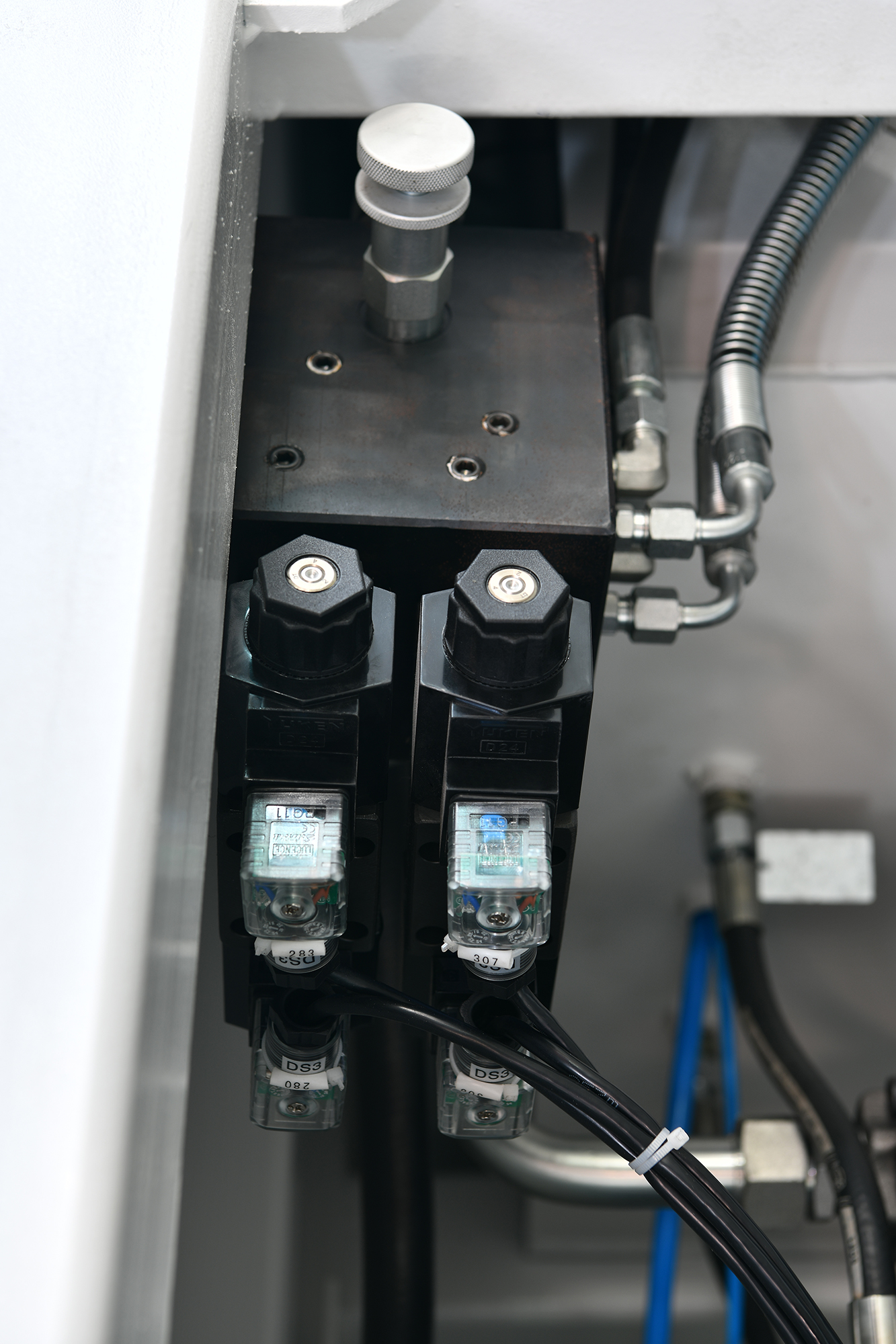 LW-120-V3 Vertical ISBM Equipment PET Injection Stretch Blow Molding System for Medium-Volume Production