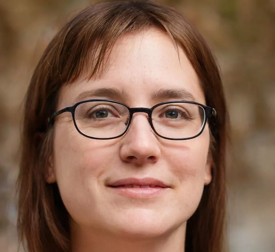 Sarah Lee, Production Manager